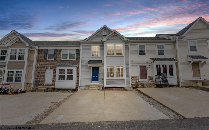 204 TREELINE Lane, Morgantown, West Virginia 26508, 4 Bedrooms Bedrooms, 8 Rooms Rooms,2 BathroomsBathrooms,Single Family Attached,For Sale,TREELINE,10160975