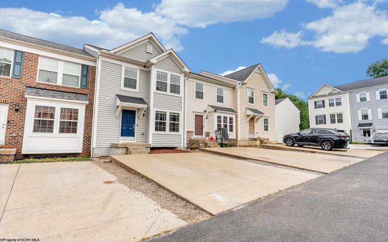 204 TREELINE Lane, Morgantown, West Virginia 26508, 4 Bedrooms Bedrooms, 8 Rooms Rooms,2 BathroomsBathrooms,Single Family Attached,For Sale,TREELINE,10160975