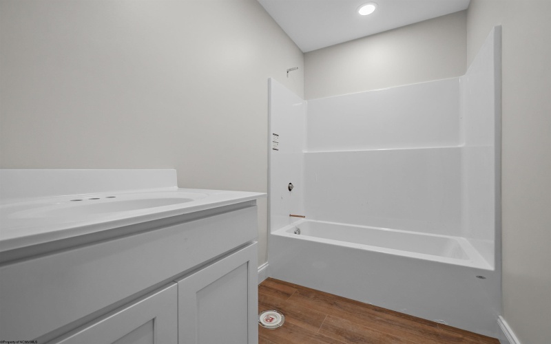 986 Ashton Place, Morgantown, West Virginia 26508, 3 Bedrooms Bedrooms, 7 Rooms Rooms,2 BathroomsBathrooms,Single Family Attached,For Sale,Ashton,10160983