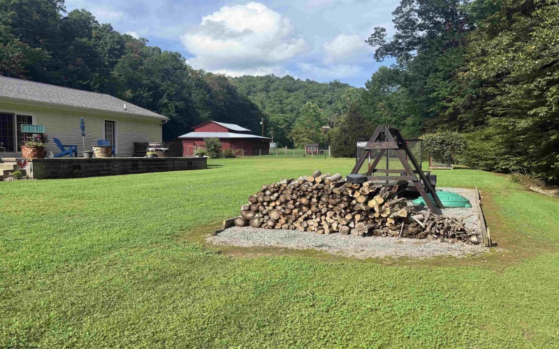 514 Wallace Road, Wallace, West Virginia 26448, 3 Bedrooms Bedrooms, 8 Rooms Rooms,2 BathroomsBathrooms,Single Family Detached,For Sale,Wallace,10160974
