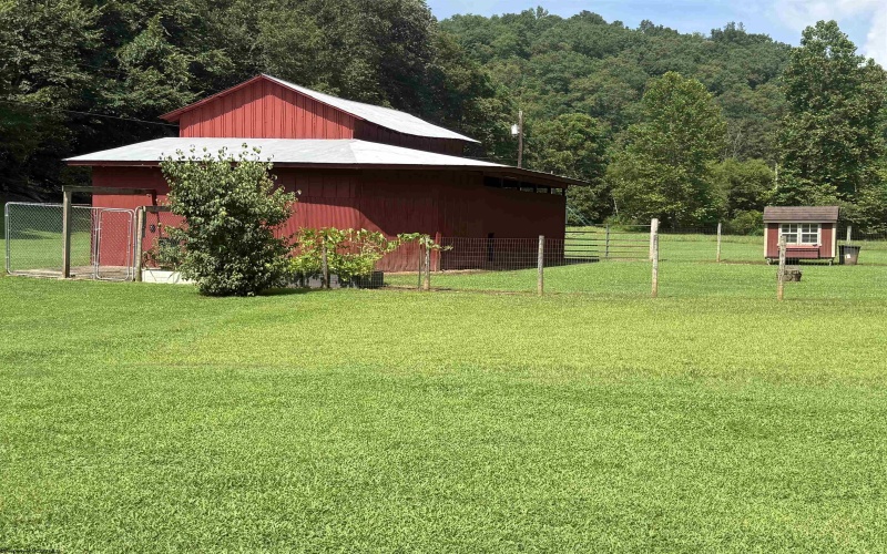 514 Wallace Road, Wallace, West Virginia 26448, 3 Bedrooms Bedrooms, 8 Rooms Rooms,2 BathroomsBathrooms,Single Family Detached,For Sale,Wallace,10160974