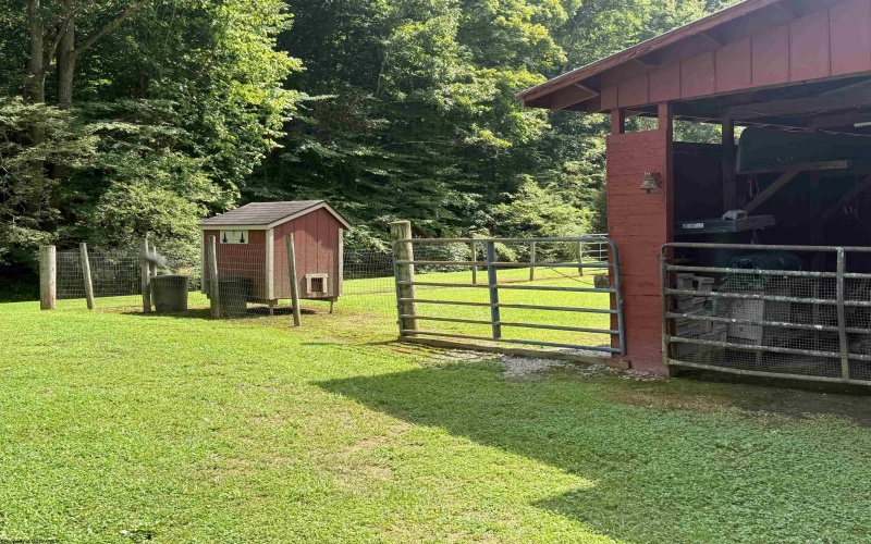 514 Wallace Road, Wallace, West Virginia 26448, 3 Bedrooms Bedrooms, 8 Rooms Rooms,2 BathroomsBathrooms,Single Family Detached,For Sale,Wallace,10160974