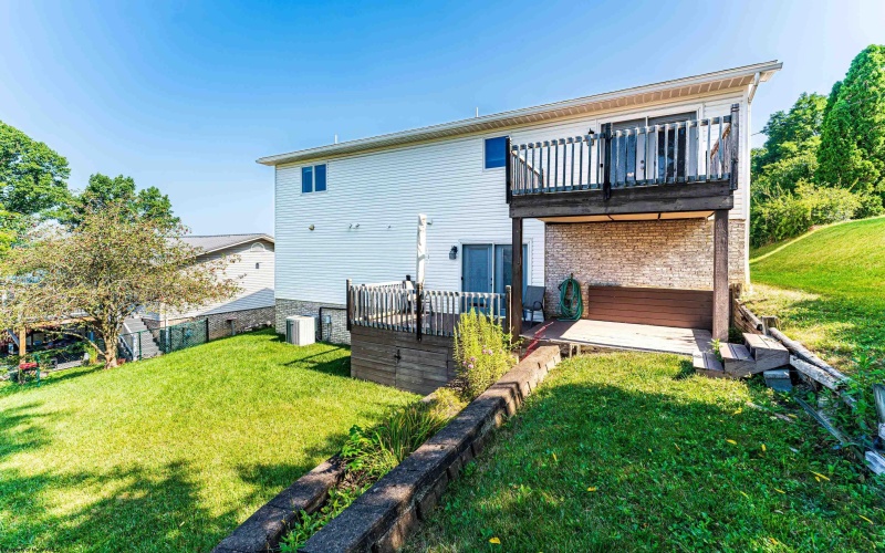 782 Briarwood Street, Morgantown, West Virginia 26508, 4 Bedrooms Bedrooms, 10 Rooms Rooms,2 BathroomsBathrooms,Single Family Detached,For Sale,Briarwood,10160968