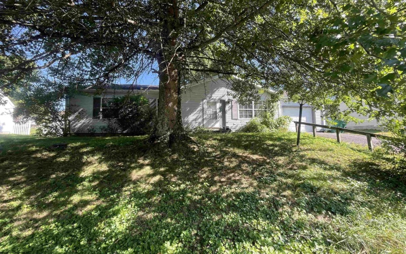 184 Fairfax Drive, Bridgeport, West Virginia 26330, 3 Bedrooms Bedrooms, 6 Rooms Rooms,1 BathroomBathrooms,Single Family Detached,For Sale,Fairfax,10160971