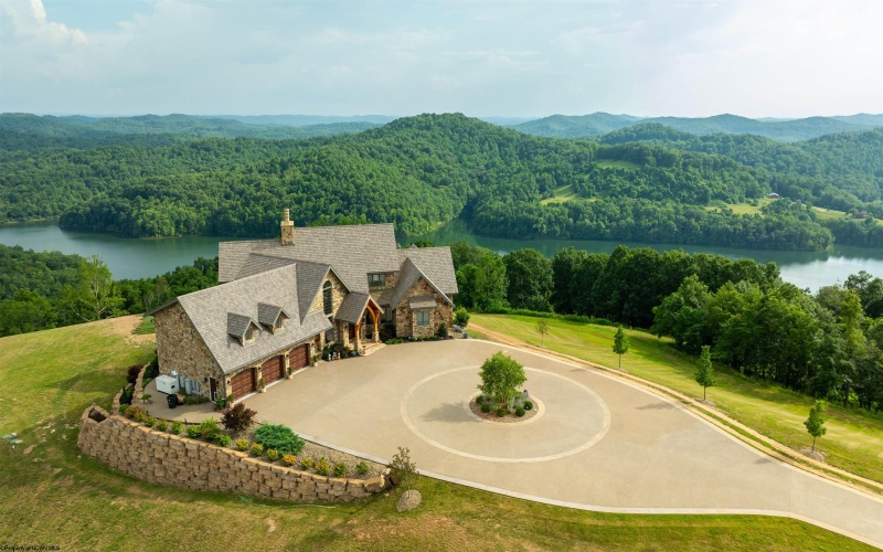 300 Mountain Retreat Drive, Horner, West Virginia 26372, 7 Bedrooms Bedrooms, 31 Rooms Rooms,7 BathroomsBathrooms,Single Family Detached,For Sale,Mountain Retreat,10160970