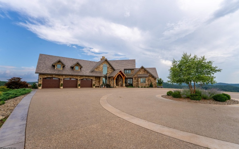 300 Mountain Retreat Drive, Horner, West Virginia 26372, 7 Bedrooms Bedrooms, 31 Rooms Rooms,7 BathroomsBathrooms,Single Family Detached,For Sale,Mountain Retreat,10160970