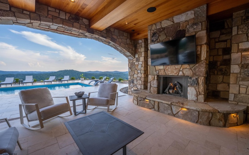300 Mountain Retreat Drive, Horner, West Virginia 26372, 7 Bedrooms Bedrooms, 31 Rooms Rooms,7 BathroomsBathrooms,Single Family Detached,For Sale,Mountain Retreat,10160970