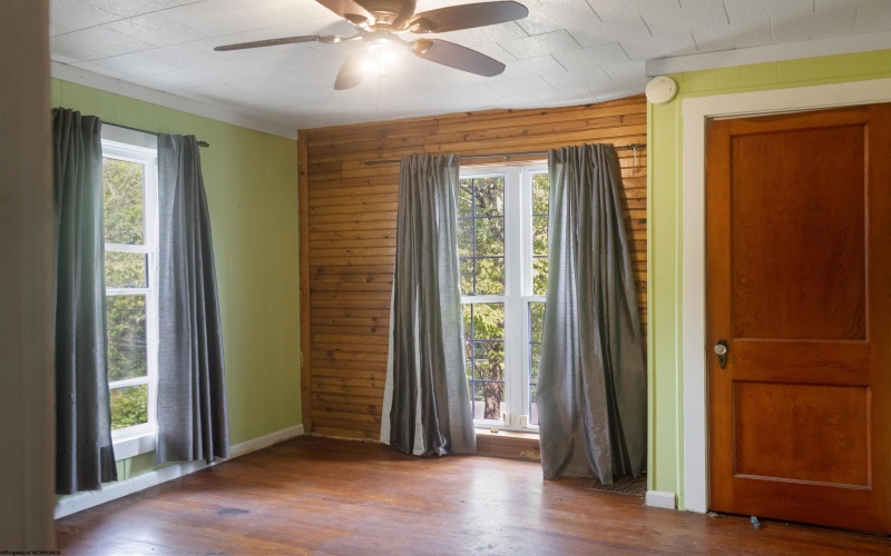5359 Fairmont Road, Rivesville, West Virginia 26588, 2 Bedrooms Bedrooms, 6 Rooms Rooms,1 BathroomBathrooms,Single Family Detached,For Sale,Fairmont,10160969