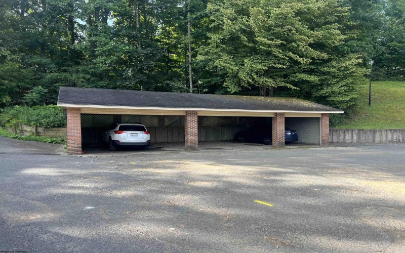 606 Shearwood Forest Drive, Bridgeport, West Virginia 26330, 1 Bedroom Bedrooms, 4 Rooms Rooms,1 BathroomBathrooms,Single Family Attached,For Sale,Shearwood Forest,10160985