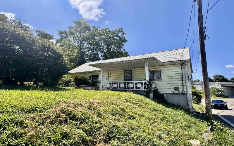 357 Satterfield Street, Fairmont, West Virginia 26554, 2 Bedrooms Bedrooms, 5 Rooms Rooms,1 BathroomBathrooms,Single Family Detached,For Sale,Satterfield,10160992