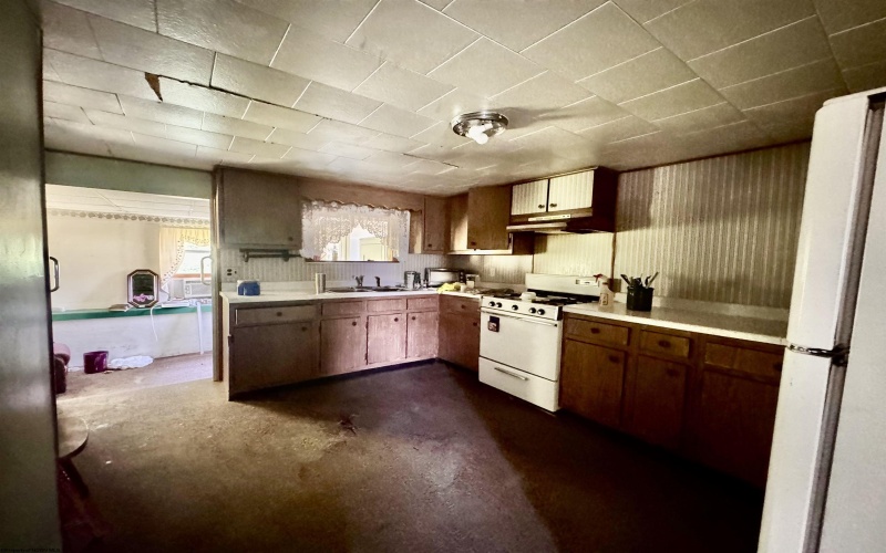 357 Satterfield Street, Fairmont, West Virginia 26554, 2 Bedrooms Bedrooms, 5 Rooms Rooms,1 BathroomBathrooms,Single Family Detached,For Sale,Satterfield,10160992