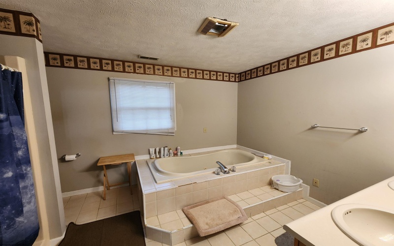45 Overlook Drive, Bridgeport, West Virginia 26330, 5 Bedrooms Bedrooms, 12 Rooms Rooms,4 BathroomsBathrooms,Single Family Detached,For Sale,Overlook,10157861