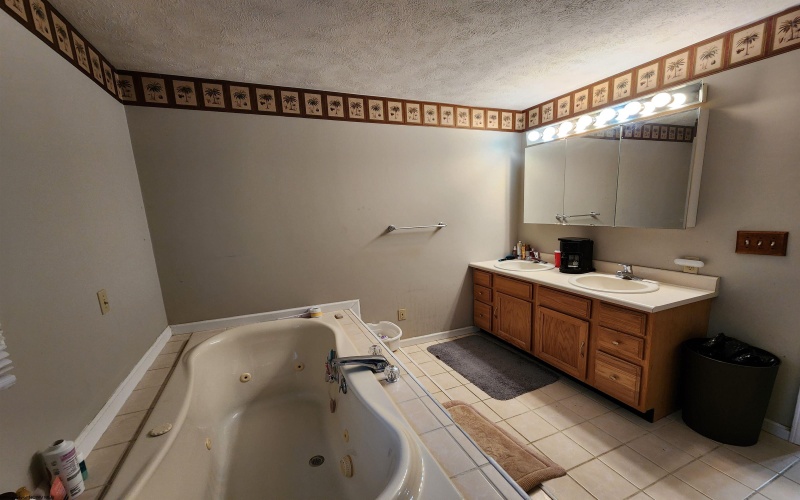 45 Overlook Drive, Bridgeport, West Virginia 26330, 5 Bedrooms Bedrooms, 12 Rooms Rooms,4 BathroomsBathrooms,Single Family Detached,For Sale,Overlook,10157861