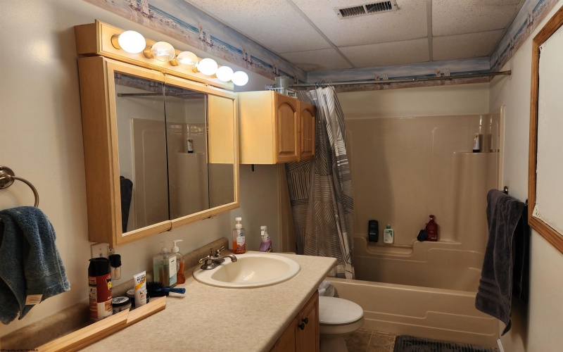45 Overlook Drive, Bridgeport, West Virginia 26330, 5 Bedrooms Bedrooms, 12 Rooms Rooms,4 BathroomsBathrooms,Single Family Detached,For Sale,Overlook,10157861