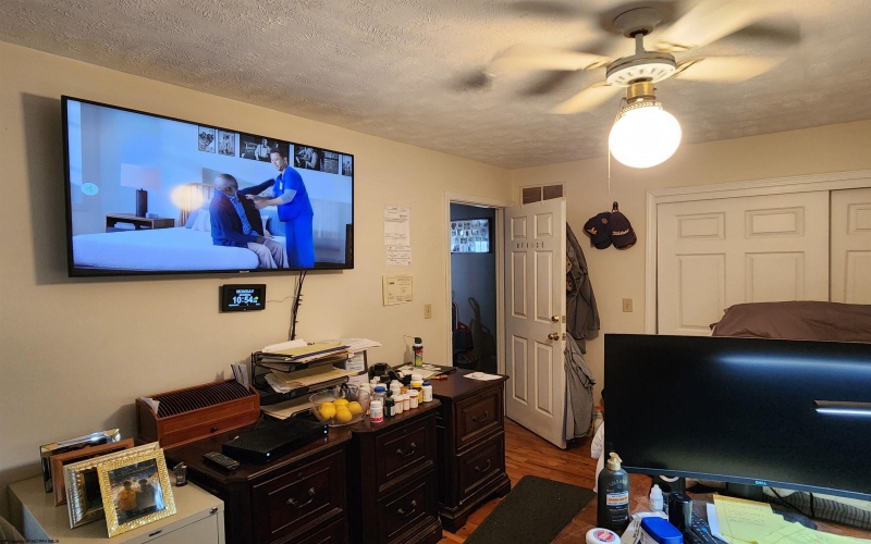 45 Overlook Drive, Bridgeport, West Virginia 26330, 5 Bedrooms Bedrooms, 12 Rooms Rooms,4 BathroomsBathrooms,Single Family Detached,For Sale,Overlook,10157861