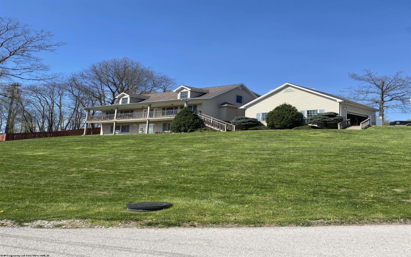 45 Overlook Drive, Bridgeport, West Virginia 26330, 5 Bedrooms Bedrooms, 12 Rooms Rooms,4 BathroomsBathrooms,Single Family Detached,For Sale,Overlook,10157861