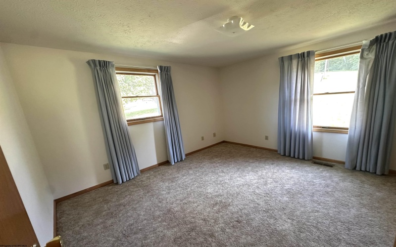 17 Hannah Lane, Fairview, West Virginia 26570, 2 Bedrooms Bedrooms, 5 Rooms Rooms,2 BathroomsBathrooms,Single Family Detached,For Sale,Hannah,10160990