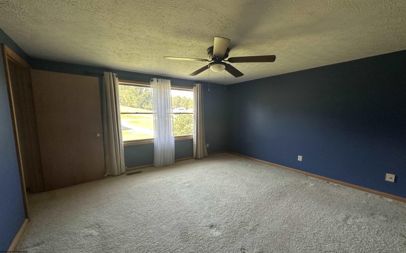 17 Hannah Lane, Fairview, West Virginia 26570, 2 Bedrooms Bedrooms, 5 Rooms Rooms,2 BathroomsBathrooms,Single Family Detached,For Sale,Hannah,10160990