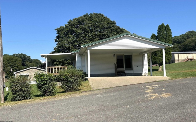 17 Hannah Lane, Fairview, West Virginia 26570, 2 Bedrooms Bedrooms, 5 Rooms Rooms,2 BathroomsBathrooms,Single Family Detached,For Sale,Hannah,10160990