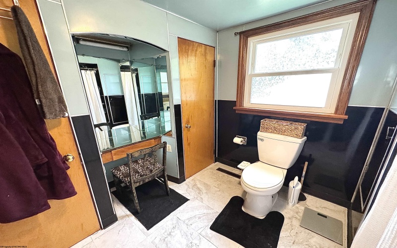 97 Sabraton Avenue, Fairmont, West Virginia 26554, 2 Bedrooms Bedrooms, 4 Rooms Rooms,1 BathroomBathrooms,Single Family Detached,For Sale,Sabraton,10160997