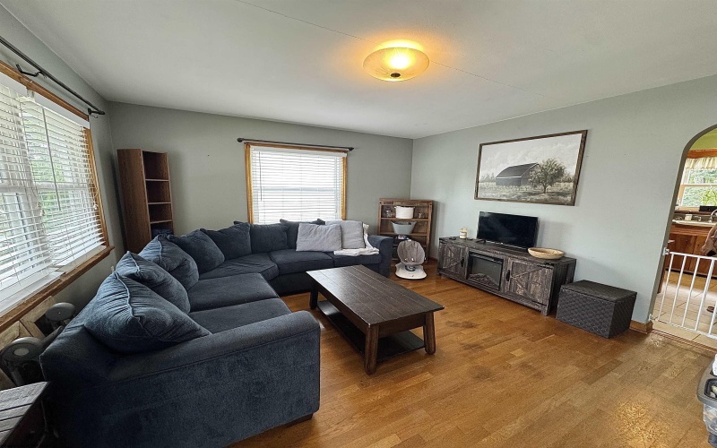 97 Sabraton Avenue, Fairmont, West Virginia 26554, 2 Bedrooms Bedrooms, 4 Rooms Rooms,1 BathroomBathrooms,Single Family Detached,For Sale,Sabraton,10160997