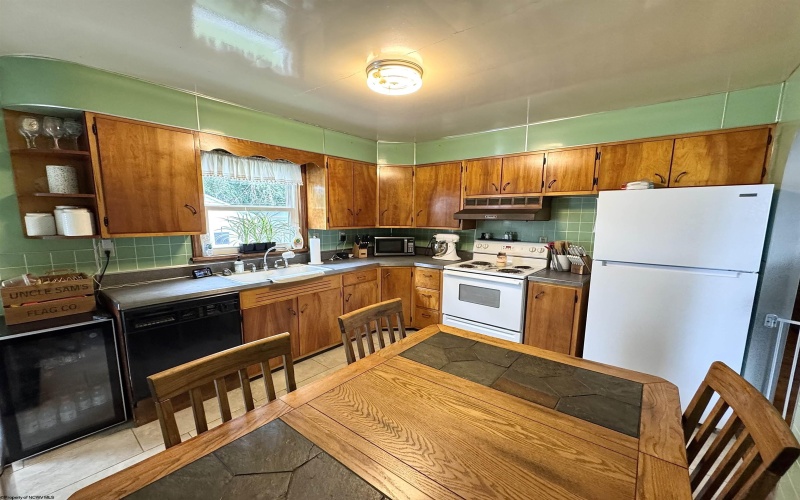 97 Sabraton Avenue, Fairmont, West Virginia 26554, 2 Bedrooms Bedrooms, 4 Rooms Rooms,1 BathroomBathrooms,Single Family Detached,For Sale,Sabraton,10160997