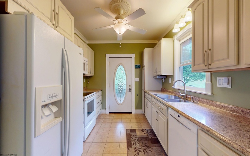 63 Broomfield Street, Rachel, West Virginia 26587, 3 Bedrooms Bedrooms, 8 Rooms Rooms,1 BathroomBathrooms,Single Family Detached,For Sale,Broomfield,10160995