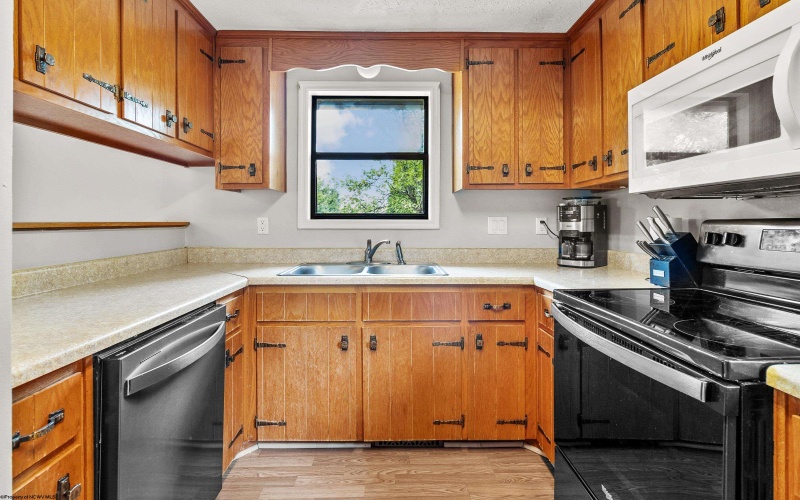 1426 Palace Drive, Morgantown, West Virginia 26508, 3 Bedrooms Bedrooms, 7 Rooms Rooms,3 BathroomsBathrooms,Residential Rentals,For Rent,Palace,10161001