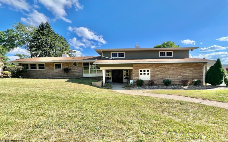 604 Schubert Place, Morgantown, West Virginia 26505, 4 Bedrooms Bedrooms, 9 Rooms Rooms,3 BathroomsBathrooms,Single Family Detached,For Sale,Schubert,10161010