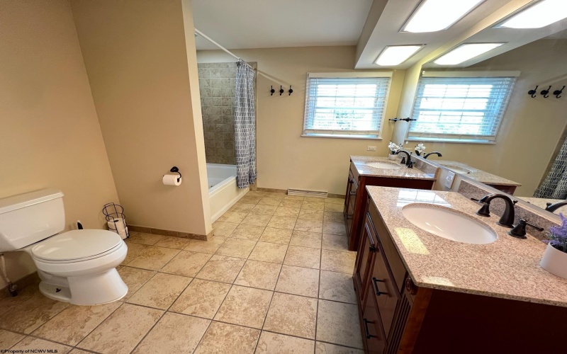 604 Schubert Place, Morgantown, West Virginia 26505, 4 Bedrooms Bedrooms, 9 Rooms Rooms,3 BathroomsBathrooms,Single Family Detached,For Sale,Schubert,10161010
