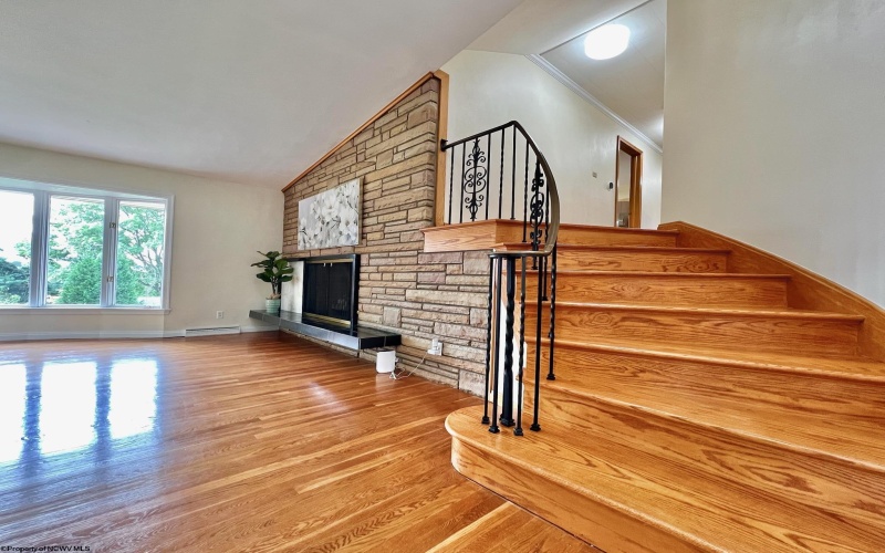 604 Schubert Place, Morgantown, West Virginia 26505, 4 Bedrooms Bedrooms, 9 Rooms Rooms,3 BathroomsBathrooms,Single Family Detached,For Sale,Schubert,10161010