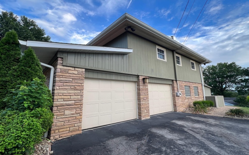 604 Schubert Place, Morgantown, West Virginia 26505, 4 Bedrooms Bedrooms, 9 Rooms Rooms,3 BathroomsBathrooms,Single Family Detached,For Sale,Schubert,10161010