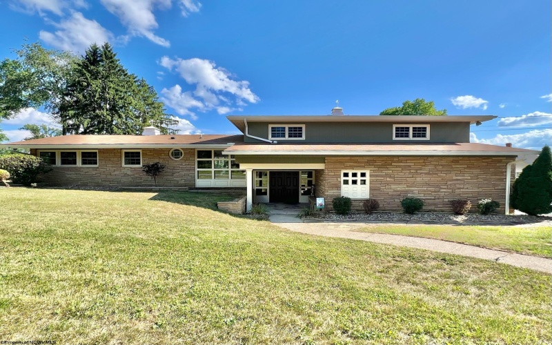 604 Schubert Place, Morgantown, West Virginia 26505, 4 Bedrooms Bedrooms, 9 Rooms Rooms,3 BathroomsBathrooms,Single Family Detached,For Sale,Schubert,10161010