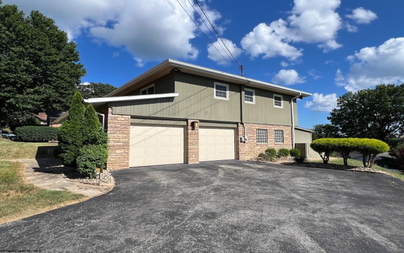 604 Schubert Place, Morgantown, West Virginia 26505, 4 Bedrooms Bedrooms, 9 Rooms Rooms,3 BathroomsBathrooms,Single Family Detached,For Sale,Schubert,10161010