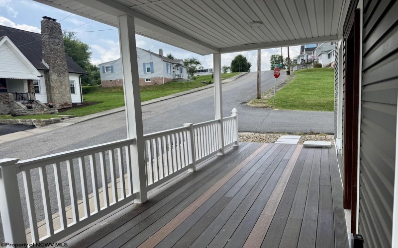 418 Columbia Street, Fairmont, West Virginia 26554, 4 Bedrooms Bedrooms, 8 Rooms Rooms,2 BathroomsBathrooms,Single Family Detached,For Sale,Columbia,10161008