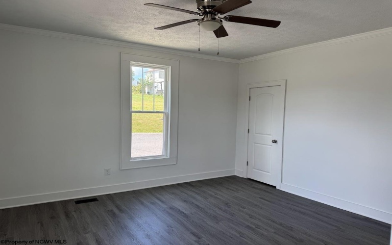 418 Columbia Street, Fairmont, West Virginia 26554, 4 Bedrooms Bedrooms, 8 Rooms Rooms,2 BathroomsBathrooms,Single Family Detached,For Sale,Columbia,10161008