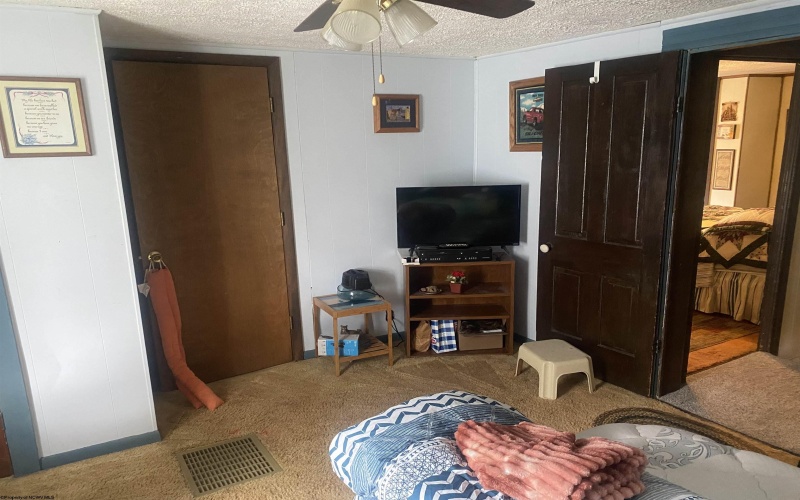 210 Jameson Avenue, Parsons, West Virginia 26287, 4 Bedrooms Bedrooms, 8 Rooms Rooms,1 BathroomBathrooms,Single Family Detached,For Sale,Jameson,10161007