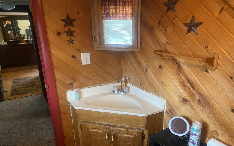 210 Jameson Avenue, Parsons, West Virginia 26287, 4 Bedrooms Bedrooms, 8 Rooms Rooms,1 BathroomBathrooms,Single Family Detached,For Sale,Jameson,10161007