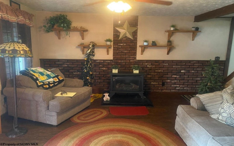 210 Jameson Avenue, Parsons, West Virginia 26287, 4 Bedrooms Bedrooms, 8 Rooms Rooms,1 BathroomBathrooms,Single Family Detached,For Sale,Jameson,10161007