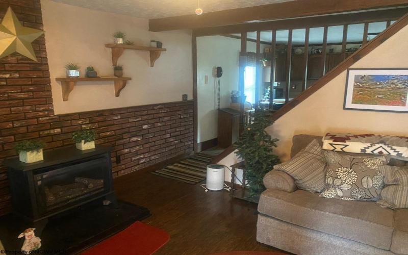 210 Jameson Avenue, Parsons, West Virginia 26287, 4 Bedrooms Bedrooms, 8 Rooms Rooms,1 BathroomBathrooms,Single Family Detached,For Sale,Jameson,10161007