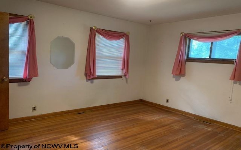 30 Dunham Cut Road, Belington, West Virginia 26250, 2 Bedrooms Bedrooms, 4 Rooms Rooms,1 BathroomBathrooms,Single Family Detached,For Sale,Dunham Cut,10161004