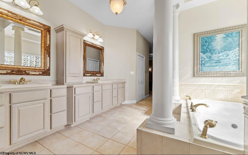 7 Zara Drive, Morgantown, West Virginia 26508, 5 Bedrooms Bedrooms, 8 Rooms Rooms,3 BathroomsBathrooms,Single Family Detached,For Sale,Zara,10161005