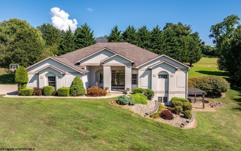 7 Zara Drive, Morgantown, West Virginia 26508, 5 Bedrooms Bedrooms, 8 Rooms Rooms,3 BathroomsBathrooms,Single Family Detached,For Sale,Zara,10161005