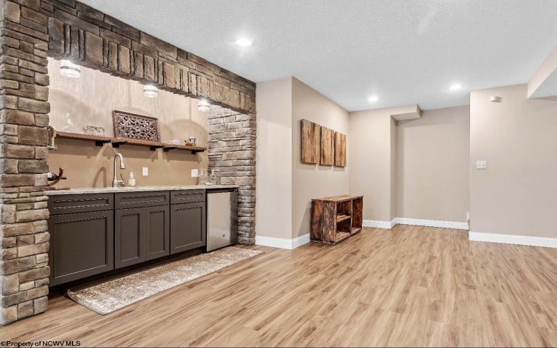 7 Zara Drive, Morgantown, West Virginia 26508, 5 Bedrooms Bedrooms, 8 Rooms Rooms,3 BathroomsBathrooms,Single Family Detached,For Sale,Zara,10161005