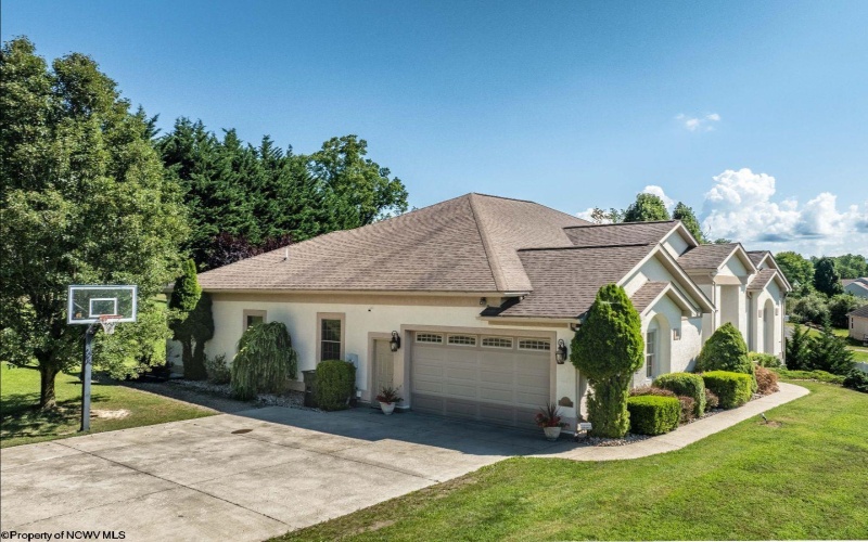7 Zara Drive, Morgantown, West Virginia 26508, 5 Bedrooms Bedrooms, 8 Rooms Rooms,3 BathroomsBathrooms,Single Family Detached,For Sale,Zara,10161005