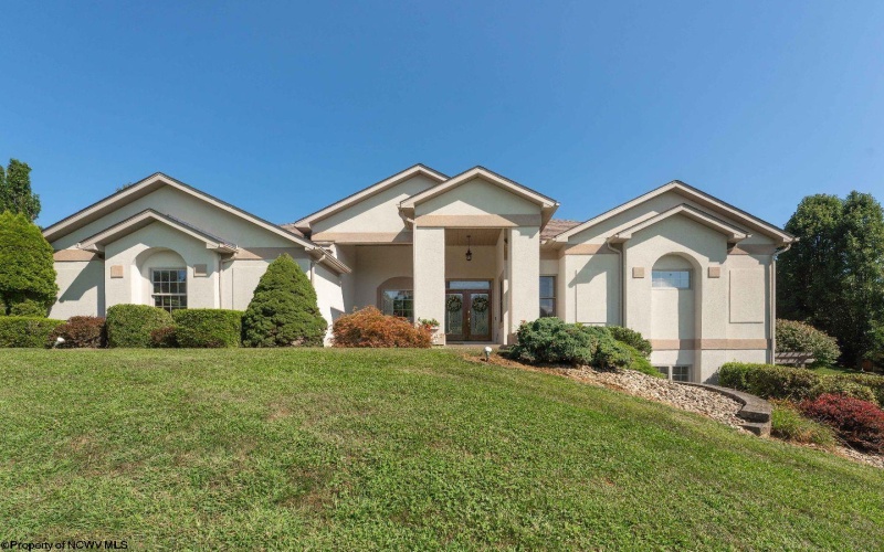 7 Zara Drive, Morgantown, West Virginia 26508, 5 Bedrooms Bedrooms, 8 Rooms Rooms,3 BathroomsBathrooms,Single Family Detached,For Sale,Zara,10161005