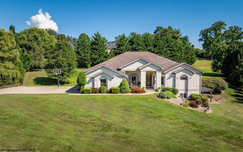 7 Zara Drive, Morgantown, West Virginia 26508, 5 Bedrooms Bedrooms, 8 Rooms Rooms,3 BathroomsBathrooms,Single Family Detached,For Sale,Zara,10161005
