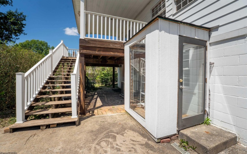 3233 University Avenue, Morgantown, West Virginia 26505, 3 Bedrooms Bedrooms, 7 Rooms Rooms,2 BathroomsBathrooms,Single Family Detached,For Sale,University,10161002