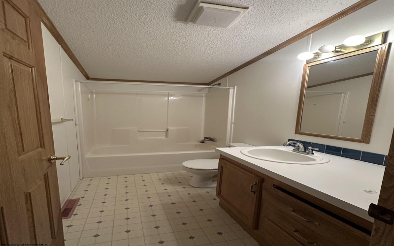 31 Nugget Lane, Fairmont, West Virginia 26554, 3 Bedrooms Bedrooms, 7 Rooms Rooms,2 BathroomsBathrooms,Single Family Detached,For Sale,Nugget,10161013