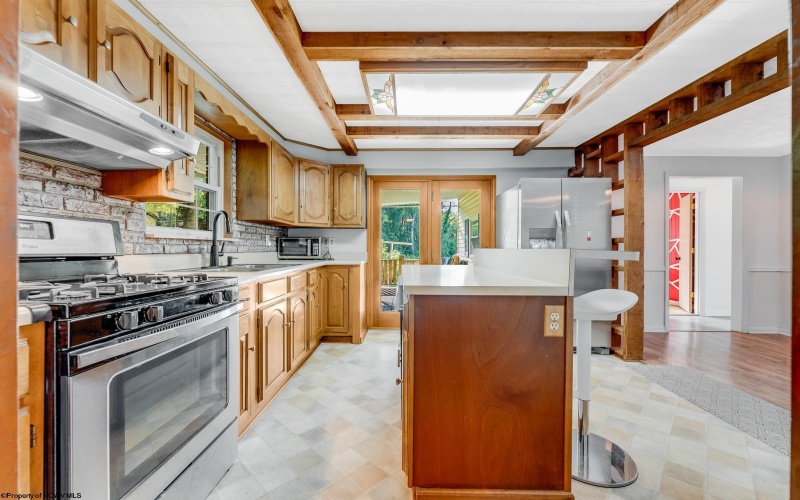 503 Riverview Avenue, Westover, West Virginia 26501, 3 Bedrooms Bedrooms, 7 Rooms Rooms,2 BathroomsBathrooms,Single Family Detached,For Sale,Riverview,10161023